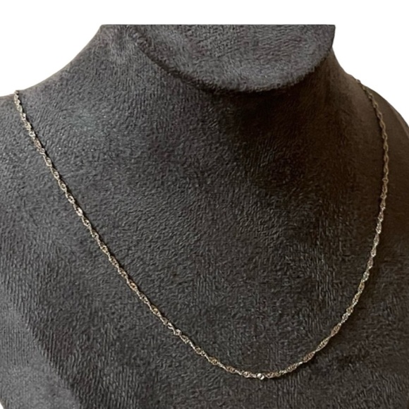 Sterling silver textured twist chain. 925. Stamped. 18”. Versatile. Sparkly. - Picture 4 of 11